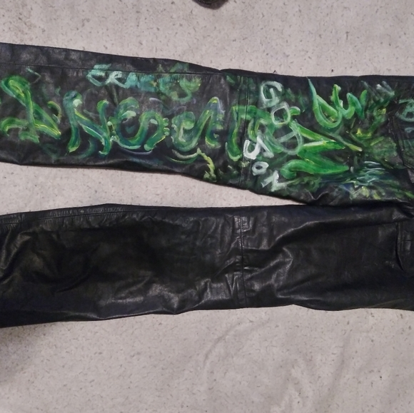 Leather coat and pants - Picture 1 of 8